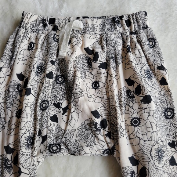 KATE QUINN Black Floral Panda Pants 12-18M - Picture 3 of 5